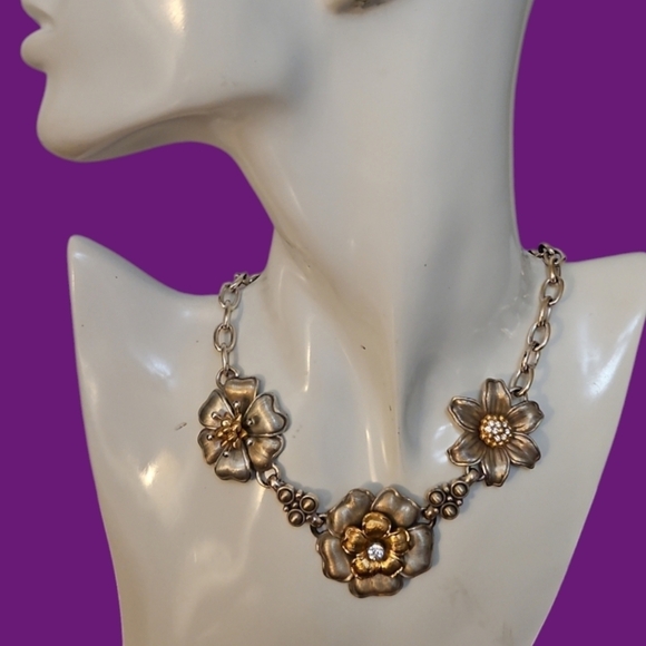 BRIGHTON Retro 1960s Garden Flower Colonial Style Two-tone Necklace - Picture 1 of 9